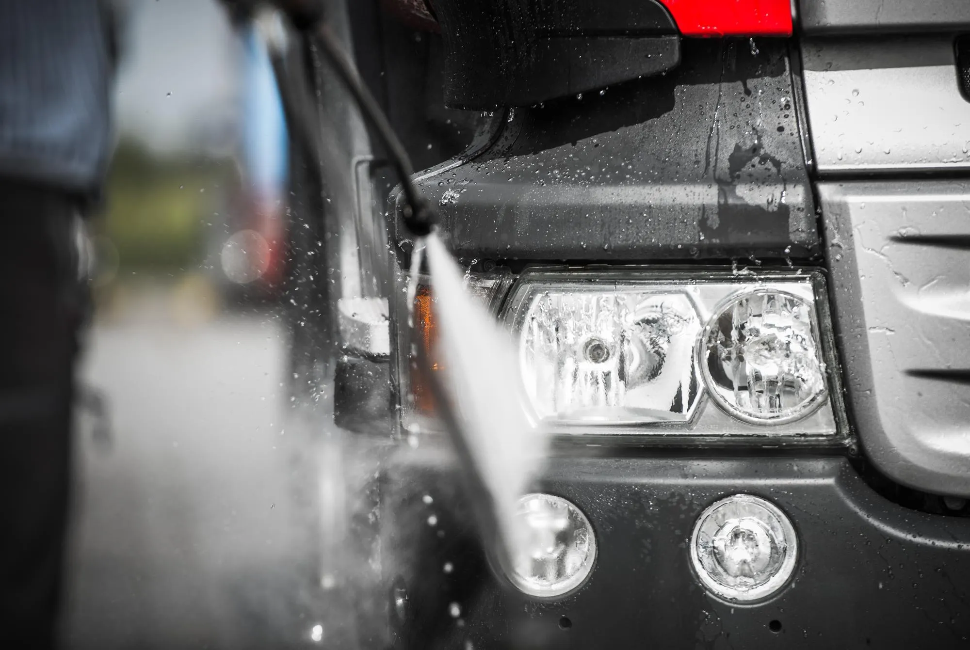 How Fleet Truck Washes Keep Your Vehicles Efficient and Running Smoothly