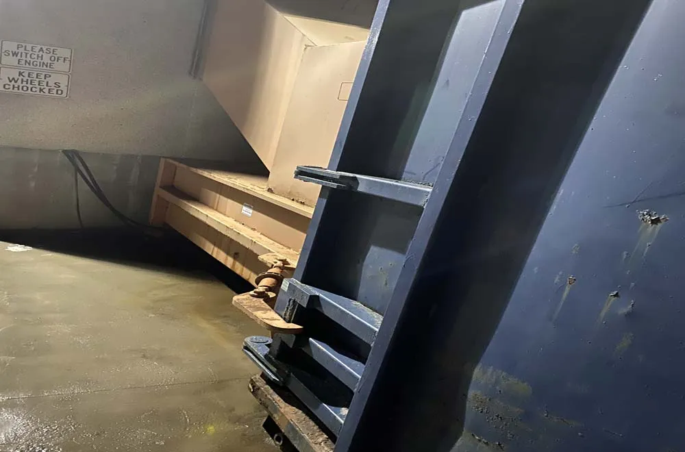 Washing heavy tools and heavy machinery